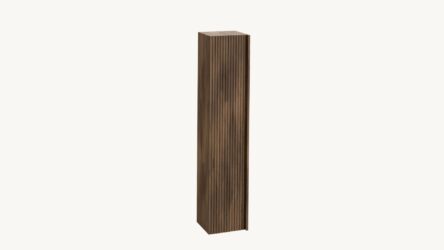 La Riviera Badezimmerschrank Badschrank aus massiver Eiche (Eiche dunkel). Viel Stauraum, handgefertigt und vormontiert geliefert. Van Heck Badezimmer.