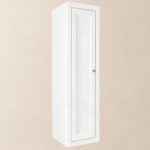 Kompakter Badezimmerschrank mit zwei Einlegeböden und einer Front im Landhausstil in All White 120 cm.