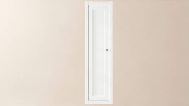 Kompakter Badezimmerschrank mit zwei Einlegeböden und einer Front im Landhausstil in All White 120 cm.