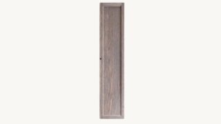 Mittelgroßer Badezimmerschrank mit drei Einlegeböden aus massiver, dunkler Eiche mit einer Landhausfront 170 cm.