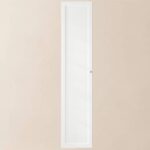 Mittlerer Badezimmerschrank mit drei Einlegeböden in All White mit einer Landhausfront 170 cm.