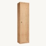Geräumiger Badezimmerschrank mit drei Einlegeböden aus massiver Natureiche mit einer rustikalen Front 180 cm.