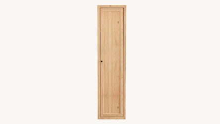 Geräumiger Badezimmerschrank mit drei Einlegeböden aus massiver Natureiche mit einer rustikalen Front 180 cm.
