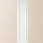 Geräumiger Badezimmerschrank mit drei Einlegeböden in All White, ausgestattet mit einer Landhausfront 180 cm.