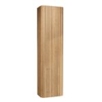 Softcube Badezimmerschrank 170 cm hoch mit abgerundeten Seiten und einer gerillten Front in Eiche natur und push-to-open Tür.