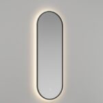Dieser Spiegel ist mit einem Dimmer ausgestattet, mit dem Sie die Wärme des Lichts steuern können, sowie mit einer Anti-Beschlag-Heizung.