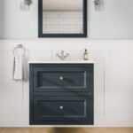 Klassischer Waschtischunterschrank 70 cm in Hague Blue mit Keramikwaschtisch und 2 Schubladen