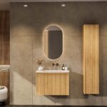 Natureiche Badezimmermöbel 80 cm mit glatter Front, Innenschublade und Solid-Surface-Waschtisch