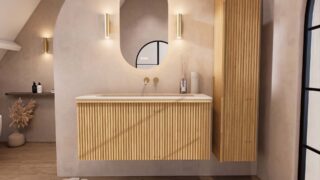 Natureiche Badmöbel 120 cm mit glatter Front, Innenschublade und beigem Kalkstein-Einzelwaschtisch