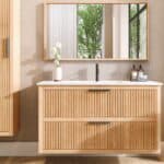 Wandhängendes Badezimmermöbel 120 cm aus Natureiche mit Riffelfront und zwei Softclose-Schubladen