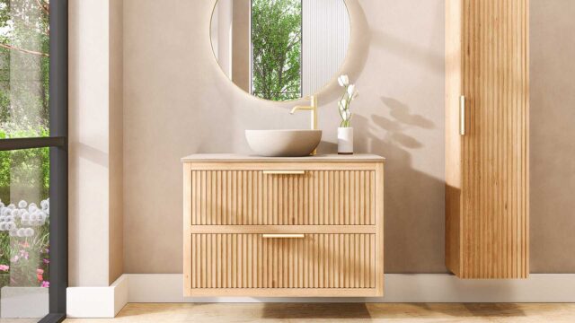 Wandhängendes Badezimmermöbel 100 cm aus Natureiche mit zwei Schubladen und beige Kalksteinwaschtisch (neuwertig)