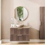Wandhängendes Badezimmermöbel 100 cm aus dunkler Eiche mit zwei Schubladen und beige Kalksteinwaschtisch
