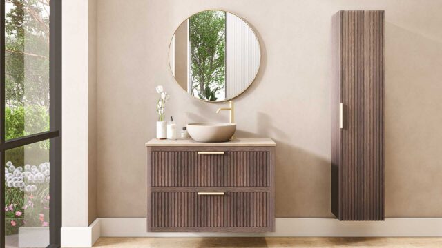 Wandhängendes Badezimmermöbel 100 cm aus dunkler Eiche mit zwei Schubladen und beige Kalksteinwaschtisch