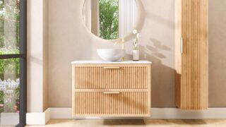 Wandhängendes Badezimmermöbel 100 cm aus Natureiche mit zwei Schubladen und weiße Marmorplatte (design)