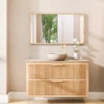 Wandhängendes Badezimmermöbel 120 cm aus Natureiche mit zwei Schubladen und beige Kalksteinwaschtisch (Top-Qualität)