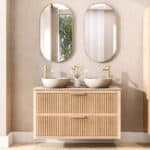 Wandhängendes Badezimmermöbel 120 cm aus Natureiche mit zwei Schubladen und beige Kalksteinwaschtisch (trendy)