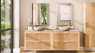 Wandhängendes Badezimmermöbel 200 cm aus Natureiche mit zwei Schubladen und beige Kalksteinwaschtisch (elegant)
