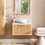 Wandhängendes Badezimmermöbel 70 cm aus Natureiche mit eine Schublade und weißes Solid-Surface-Aufsatzbecken