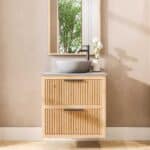 Wandhängendes Badezimmermöbel 70 cm aus Natureiche mit zwei Schubladen und graue Kalksteinplatte
