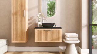 Wandhängendes Badezimmermöbel 80 cm aus Natureiche mit eine Schublade und schwarze Kalksteinplatte