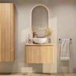 Rundes wandhängendes Badezimmermöbel 80 cm aus Natureiche mit glatte Front und Eichenholzplatte