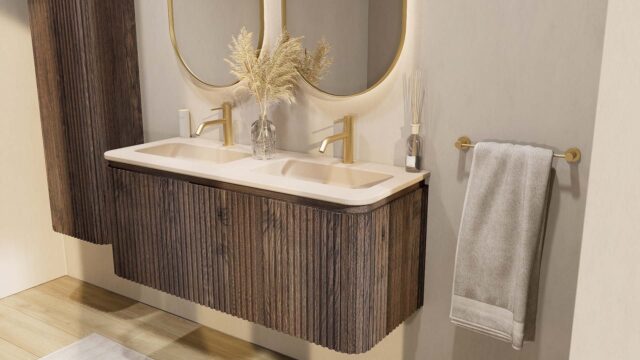 Rundes wandhängendes Badmöbel 120 cm aus dunkler Eiche mit Riffelfront und matt-beiger Waschtisch mit zwei Waschbecken