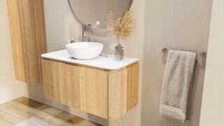 Rundes wandhängendes Badezimmermöbel 100 cm aus Natureiche mit glatte Front und weißes Solid-Surface-Becken