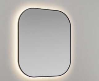 Dieser Spiegel ist mit einem Dimmer ausgestattet, mit dem Sie die Wärme des Lichts steuern können, sowie mit einer Anti-Beschlag-Heizung.