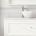 All White klassisches Badezimmermöbel 120 cm im Landhausstil mit Aufsatzwaschbecken (elegant)