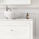 All White klassisches Badezimmermöbel 80 cm im Landhausstil mit Aufsatzwaschbecken
