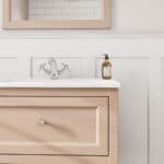 Klassischer Waschtischunterschrank 70 cm in Setting Plaster mit Keramikwaschtisch und 2 Schubladen