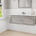 Manor House Grey klassisches Badezimmermöbel 120 cm mit Keramikwaschtisch im Landhausstil (wandhängend)