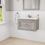 Manor House Grey klassisches Badezimmermöbel 70 cm mit Keramikwaschtisch im Landhausstil