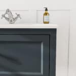 Hague Blue klassisches Badezimmermöbel 80 cm mit Keramikwaschtisch im Landhausstil