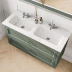 Landhaus-Badezimmermöbel 120 cm in Card Room Green mit Doppel-Keramikwaschtisch und 2 Schubladen