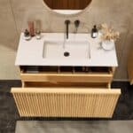 Natureiche Badezimmermöbel 100 cm mit glatter Front, Innenschublade und Solid-Surface-Waschtisch