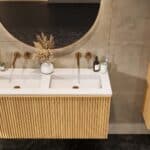 Natureiche Badezimmermöbel 120 cm mit glatter Front, Innenschublade und doppeltem Solid-Surface-Waschtisch