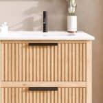 Wandhängendes Badezimmermöbel 140 cm aus Natureiche mit Riffelfront und zwei Softclose-Schubladen