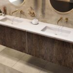 Dunkeleiche Badezimmermöbel 200 cm mit glatter Front, Innenschublade und doppeltem Solid-Surface-Waschtisch