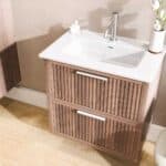 Wandhängendes Badezimmermöbel 70 cm aus dunkler Eiche mit Landhausfront und zwei Softclose-Schubladen