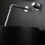 Moderne Waschtischarmatur Wandmontage in Gebürstetes Nickel, für die Montage über Waschtisch oder Aufsatzwaschbecken, als Komplettset inklusive passendem Click-Clack-Verschluss  Der Click-Clack-Verschluss lässt sich durch Drücken einfach öffnen und schlie