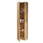 Softcube Badezimmerschrank 170 cm hoch mit abgerundeten Seiten und einer gerillten Front in Eiche natur und push-to-open Tür.