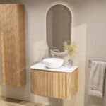 Rundes wandhängendes Badezimmermöbel 80 cm aus Natureiche mit Riffelfront und weißes Solid-Surface-Becken