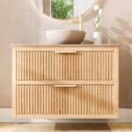 Wandhängendes Badezimmermöbel 100 cm aus Natureiche mit zwei Schubladen und beige Kalksteinwaschtisch (neuwertig)