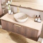 Wandhängendes Badezimmermöbel 120 cm aus dunkler Eiche mit eine Schublade und beige Kalksteinwaschtisch