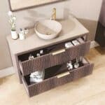 Wandhängendes Badezimmermöbel 120 cm aus dunkler Eiche mit zwei Schubladen und beige Kalksteinwaschtisch (modern)