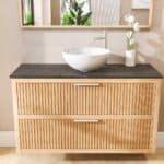 Wandhängendes Badezimmermöbel 120 cm aus Natureiche mit zwei Schubladen und Granitplatte