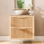 Wandhängendes Badezimmermöbel 70 cm aus Natureiche mit zwei Schubladen und beige Kalksteinwaschtisch (hochwertig)