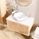 Wandhängendes Badezimmermöbel 80 cm aus Natureiche mit eine Schublade und weißes Solid-Surface-Aufsatzbecken (neuwertig)