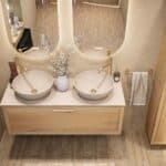 Wandhängendes Badezimmermöbel 120 cm aus Natureiche mit eine Schublade und beige Kalksteinwaschtisch (trendy)